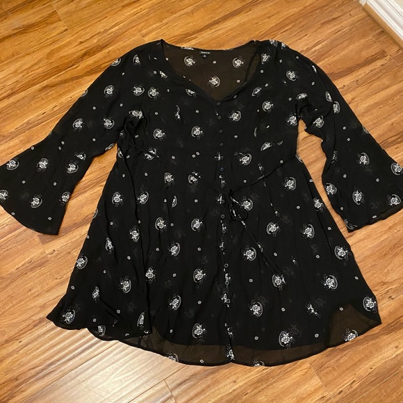 TORRID sheer button up shirt dress, Size 3 - Picture 4 of 9